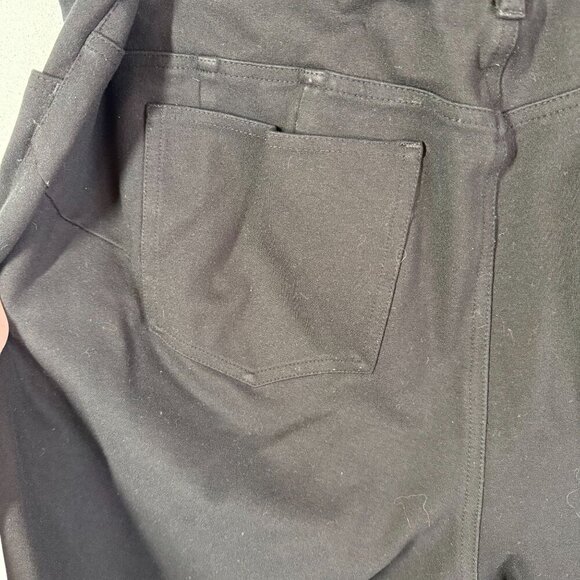 Torrid Womens Black Ponte Shorts Plus Size 24 No Slip Waistband Flat Front - Picture 4 of 9